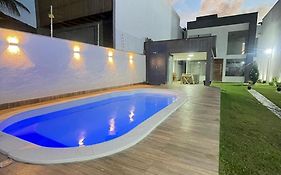 Mansão Climatizada com piscina e churrasqueira